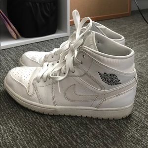 High top white AIR JORDAN